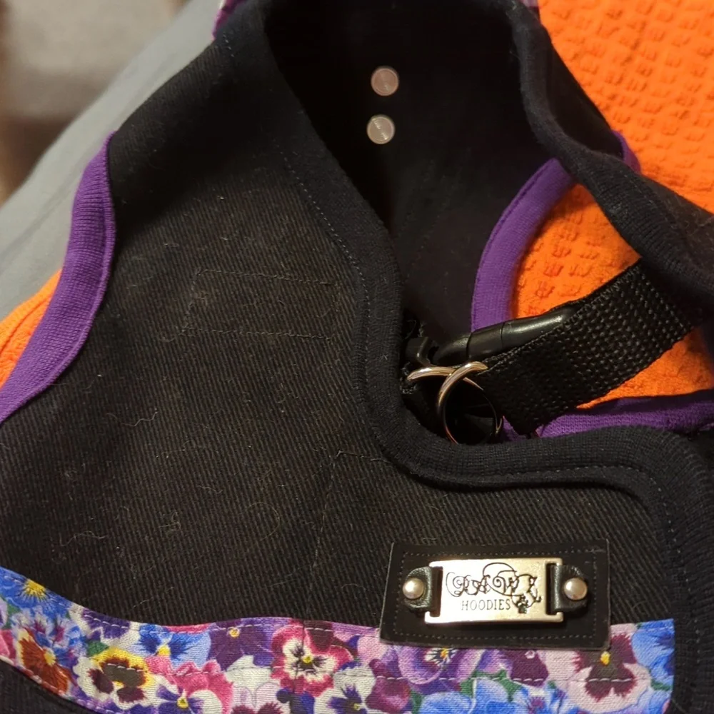 Dogs PAWZ Hoodies Vest but goes All around .WORN ONCE.For Pics. Sale